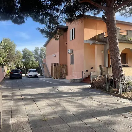 Проживание в семье Arya Sant'Andrea (Sardinia)